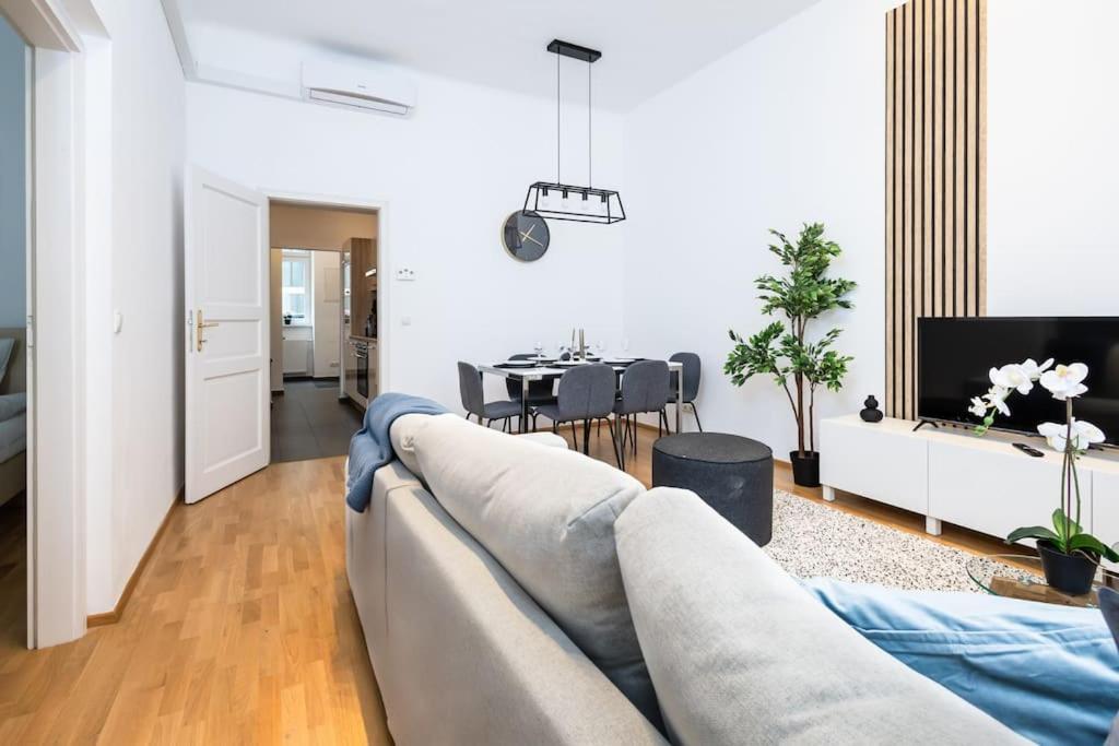 Orestaliving - Spacious 2Br On The Danube Canal Viena Exterior foto